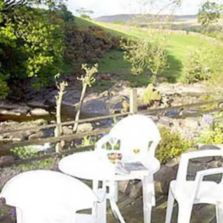 2 Farfield Cottages *